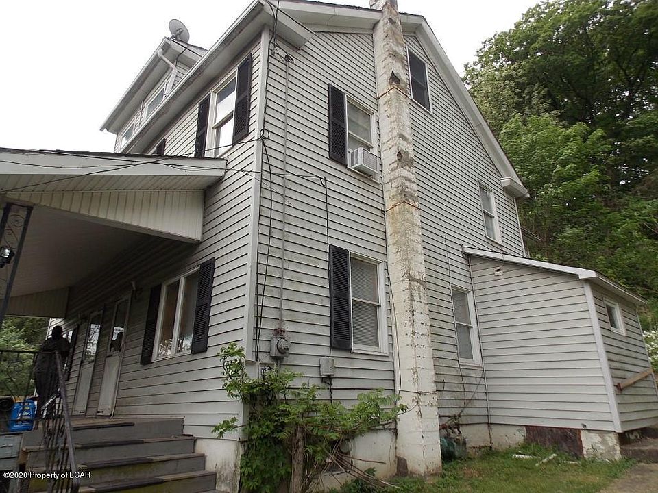 2nd image of 1021 W Main St