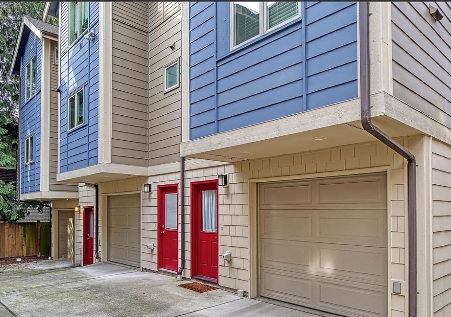 Beautiful 3 Bedroom Townhouse in South Seattle — Photo 3