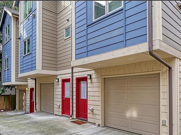 3817 S Angeline St — Photo 3