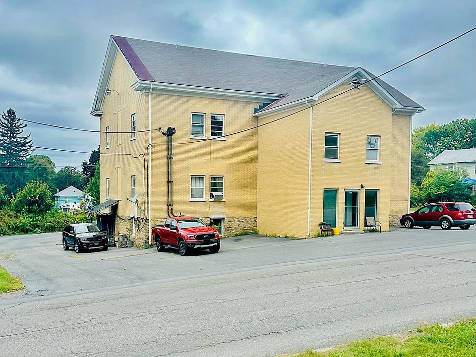 2nd image of 215 Loch Lomond Rd