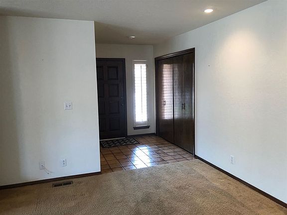 5th image of 2614 Rosewood Cir