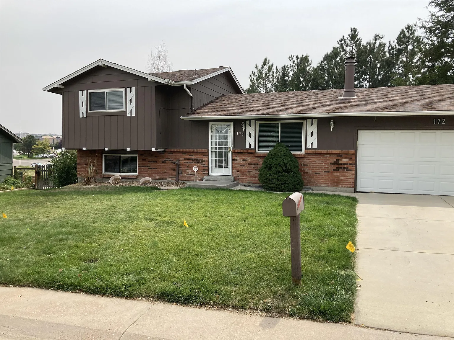 172 Olympus Cir - - — Photo 2