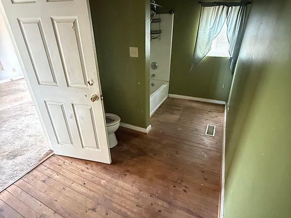 5th image of 117 N Railroad Ave