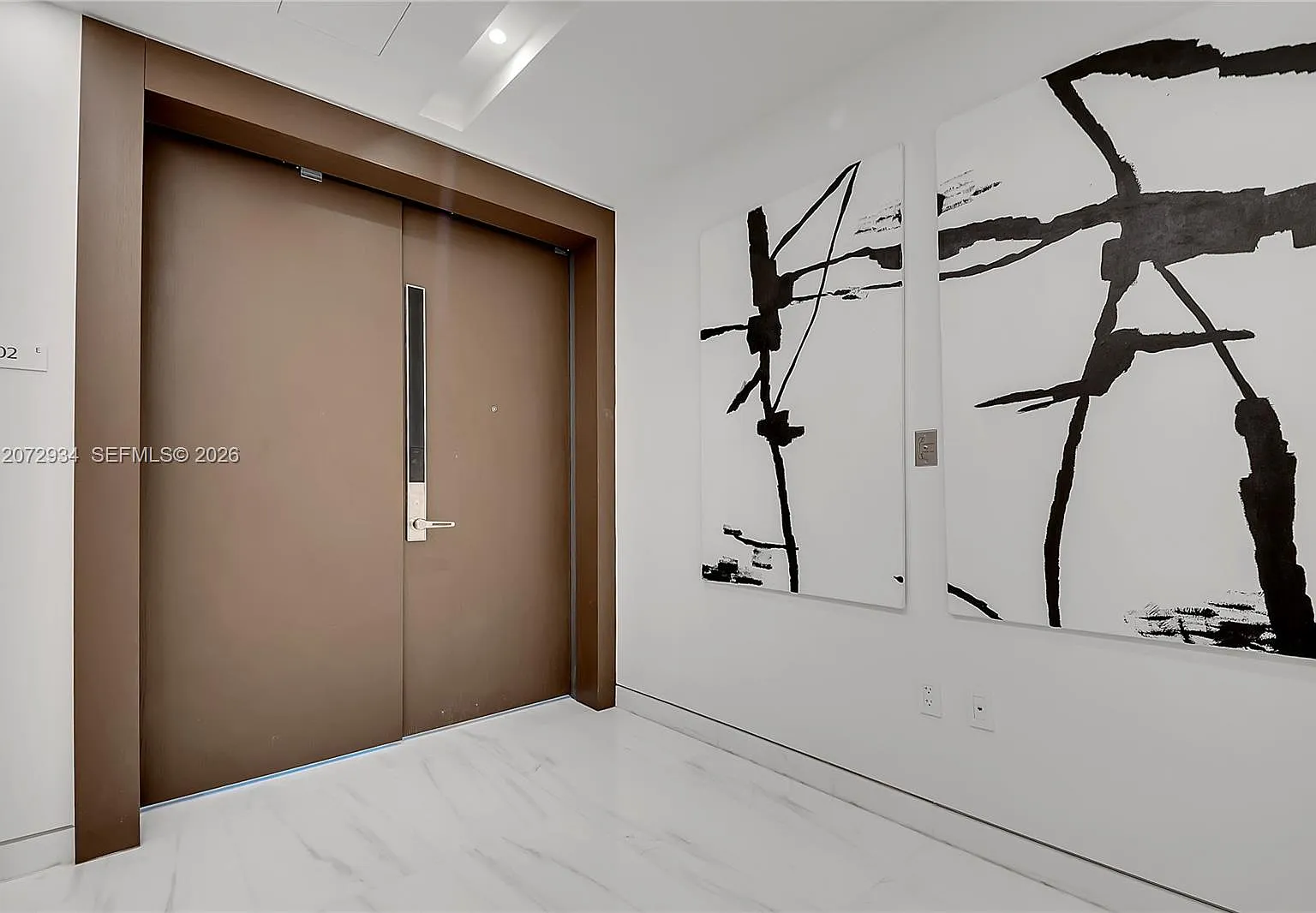 Aston Martin Residence — Photo 2