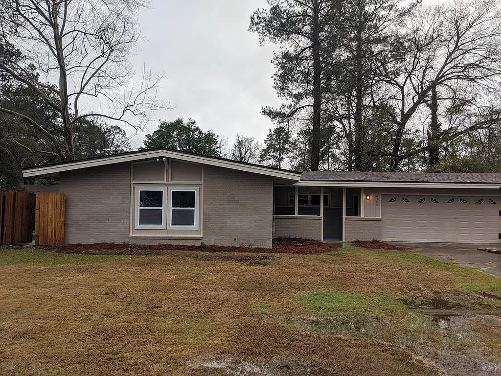 4152 Spirea Dr photo 1