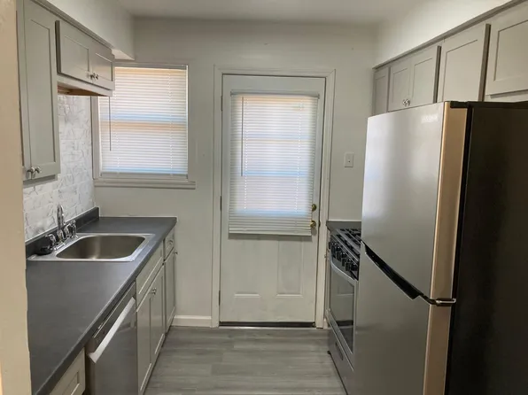 10748 Tropic Dr, Saint Ann, MO 63074