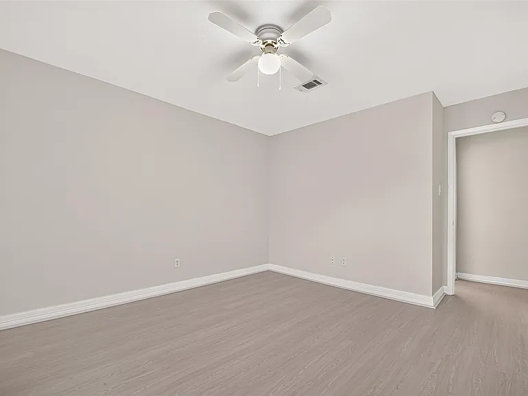 10383 Briar Forest Dr — Photo 28