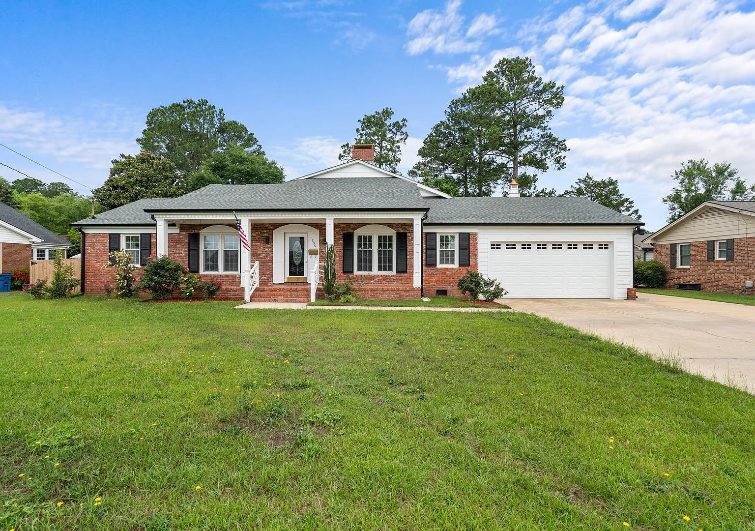 Newly renovated home located in Dunn! — Photo 1