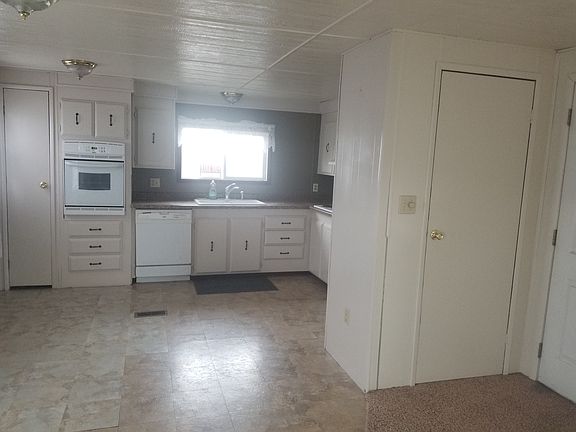 3rd image of 107 S 3rd St