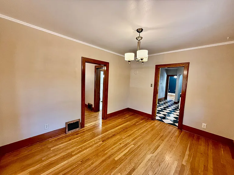 519 S Cedar St — Photo 4
