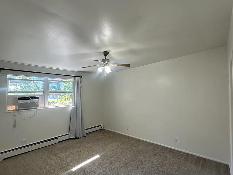 875 W 2100 N — Photo 7