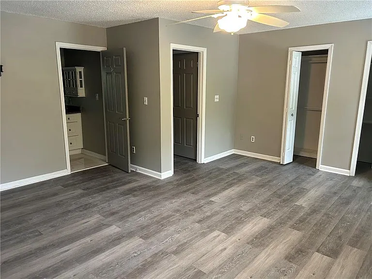5031 Bell Dr SE — Photo 10