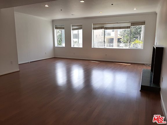 2nd image of 1414 S Saltair Ave APT 102
