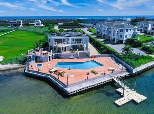 570 Dune Rd, Westhampton Beach, NY 11978