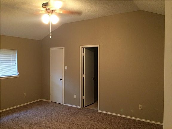 2nd image of 2613 Berkshire Ln