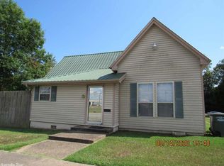 1335 Robins St, Conway, AR 72034