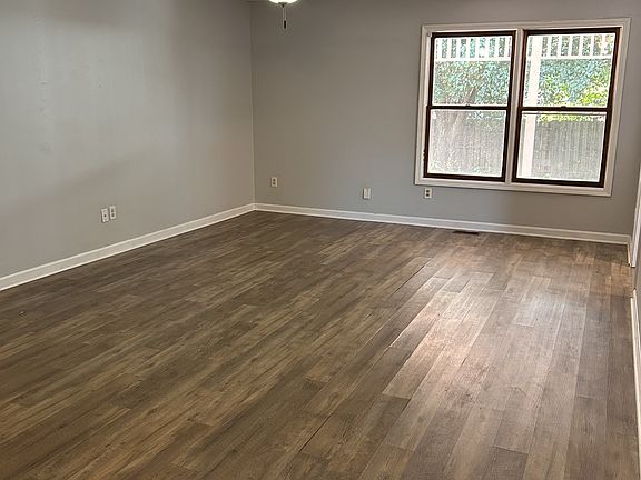 2nd image of 4618 Iron Cir