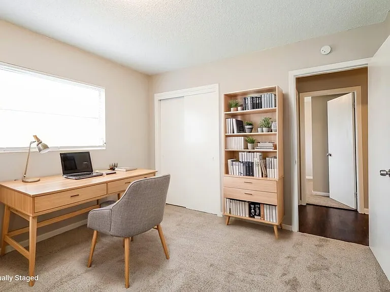 5664 Hillman Dr — Photo 15