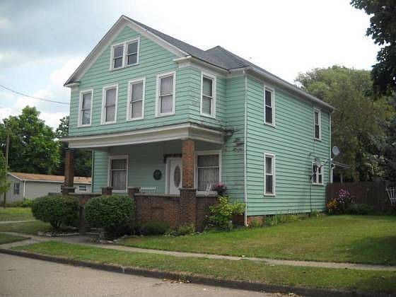 1st image of 94 Hanna Ave
