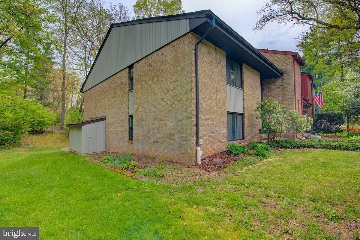 Building Photo - 11008 Saffold Way