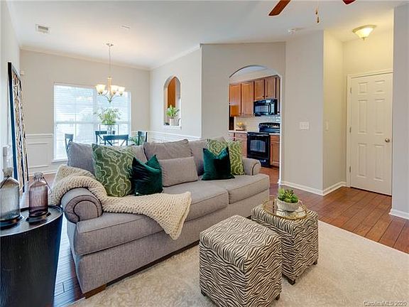 5th image of 5648 Tipperlinn Way