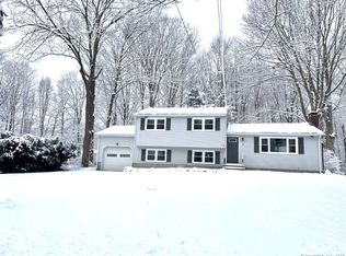 45 Long Hill Rd, Clinton, CT 06413