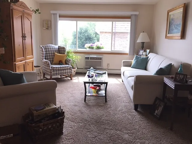 Lakeside Apartments — Photo 3