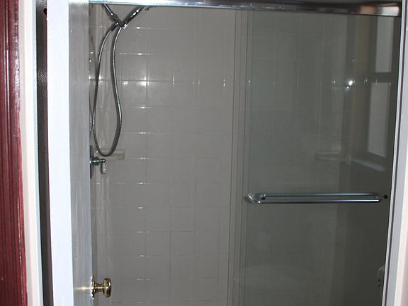 4th image of 128 Ledbury Dr