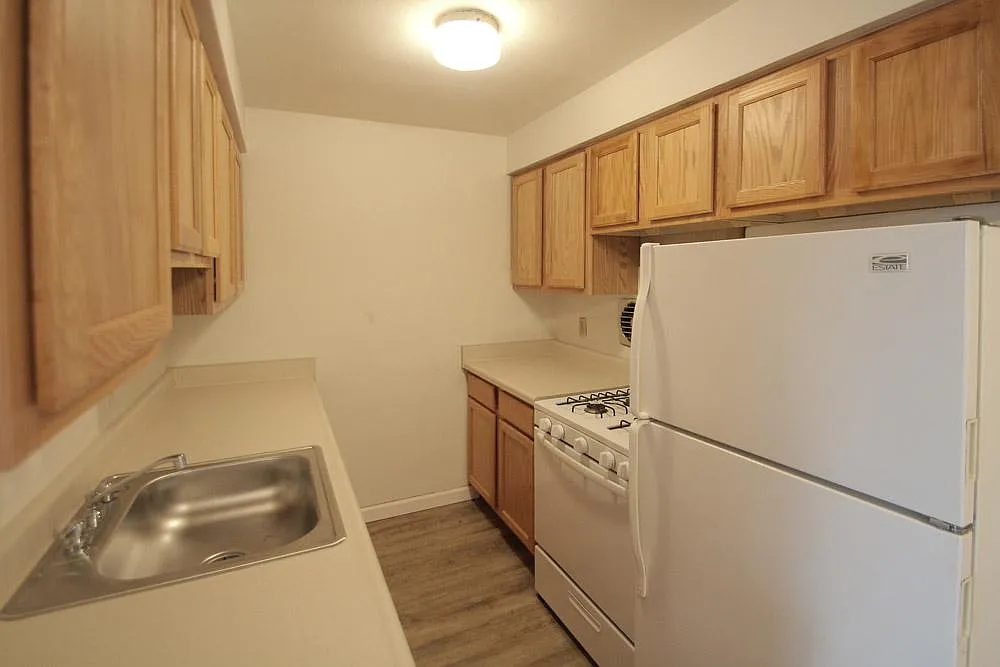 1 bed, 657 sqft, $1,050 — Photo 2