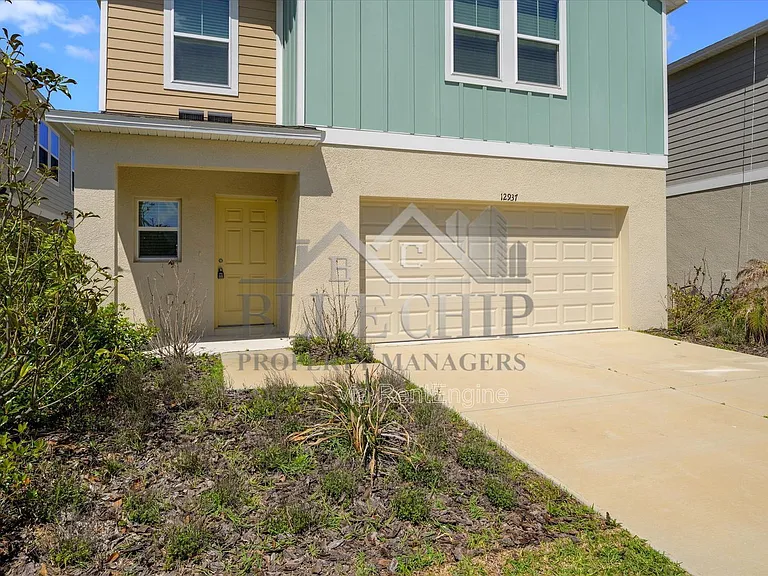 12937 Camarillo Pl — Photo 2