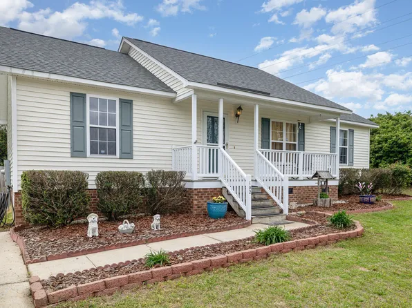 102 Hawthorn Dr, Clayton, NC 27520
