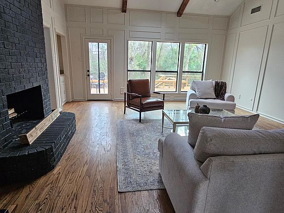 3rd image of 3722 Wooded Creek Dr