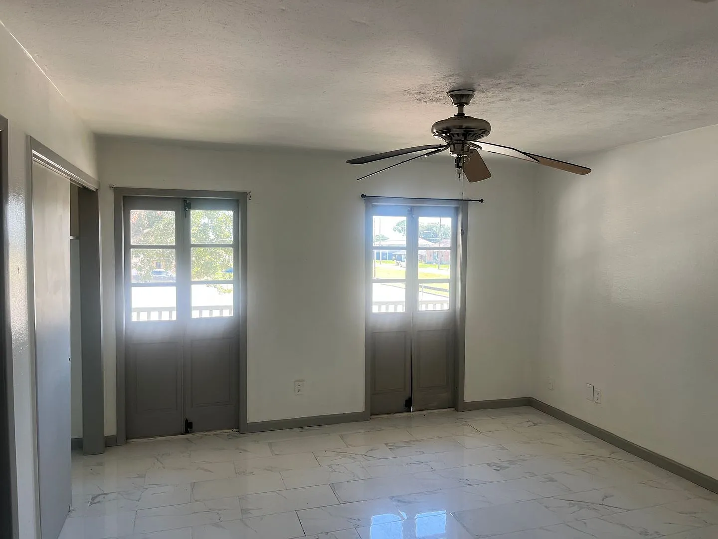 Cute One Bedroom — Photo 3