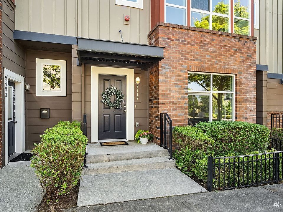 1st image of 2417 NE Park Dr