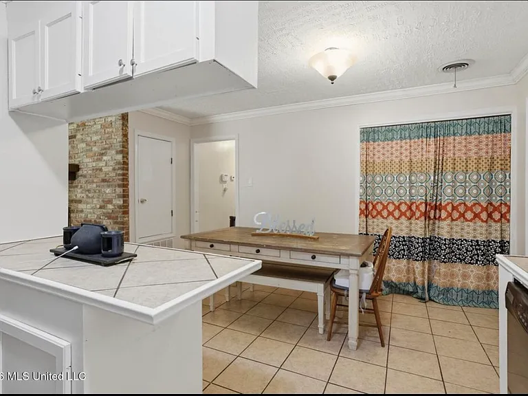 211 Baugh St #1 — Photo 5