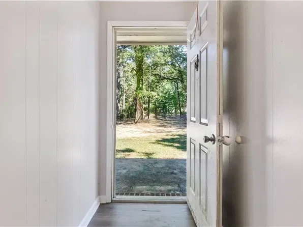 435 Sherwood Dr, Dry Prong, LA 71423