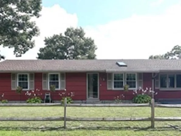 28 Cromesett Rd, Wareham, MA 02571