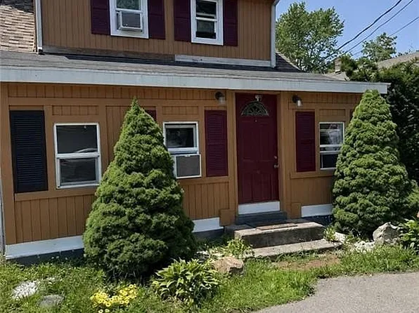 77 Huron St, Warwick, RI 02889