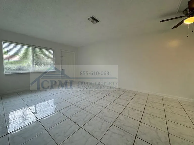 8430 NW 40th St Coral Springs, FL 33065 — Photo 14
