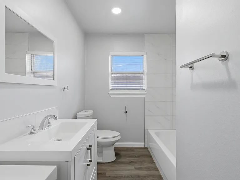 2120 Nottingham Blvd — Photo 21
