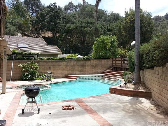 5th image of 2533 Saleroso Dr
