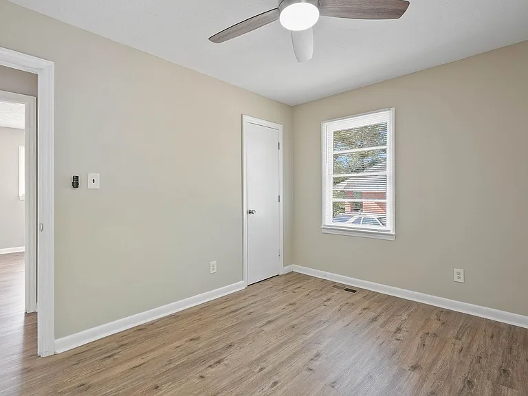 709 Shambrey St — Photo 19