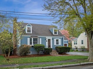 10 White Cir, Wakefield, MA 01880