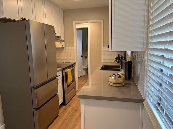 4th image of 1985 Pleasant Valley Ave APT 36