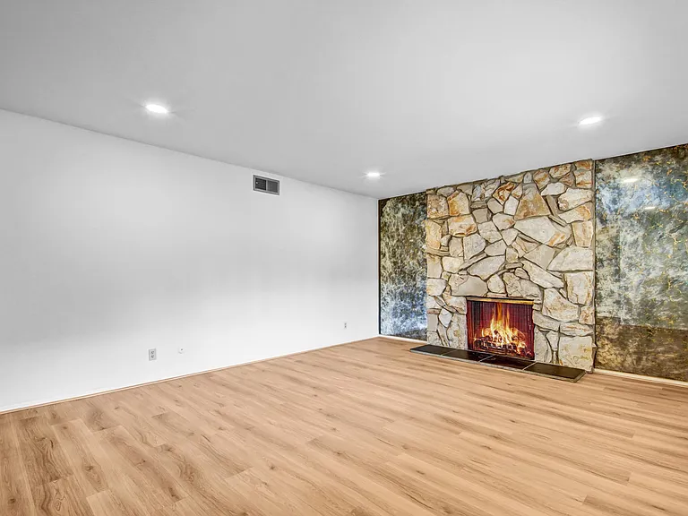 816 Granada Dr — Photo 8