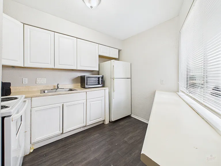 1840 Burton Dr #141 — Photo 7