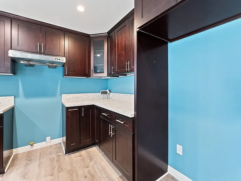 1326 W Ivesbrook St — Photo 10
