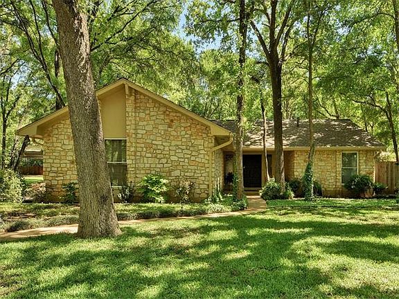 2nd image of 15303 Shady Ln