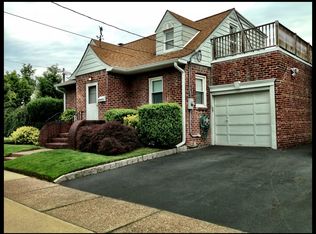 39-02 Sunderland Dr, Fair Lawn, NJ 07410