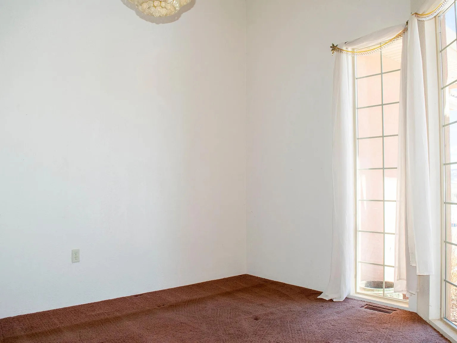 321 N 1200 W — Photo 4